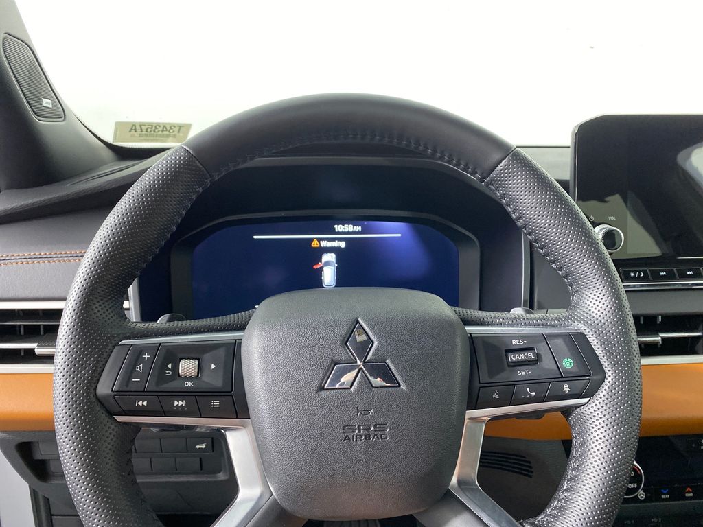 Vehicle image 10 of 29