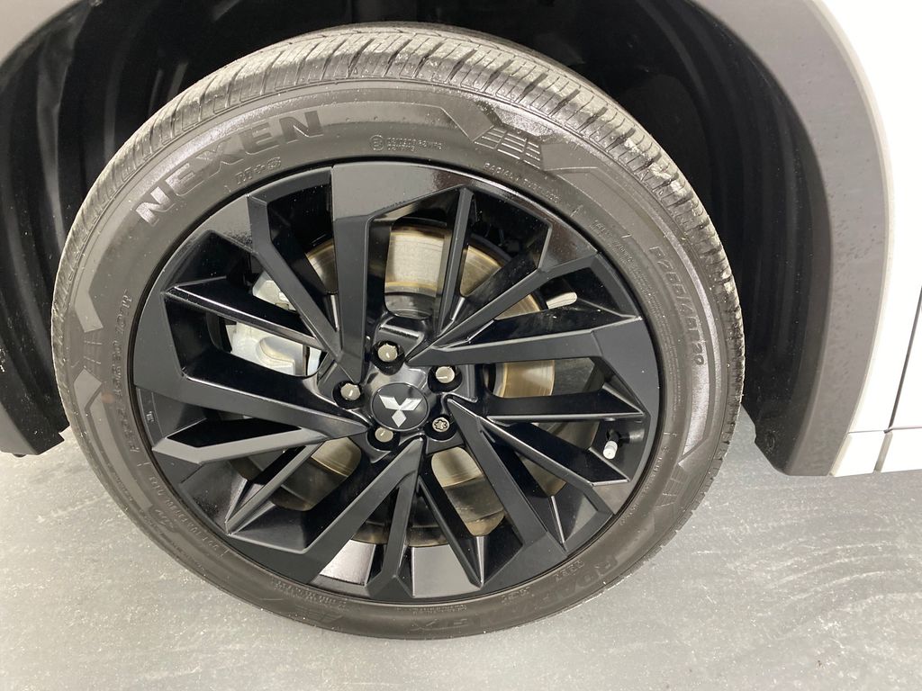 Vehicle image 6 of 29