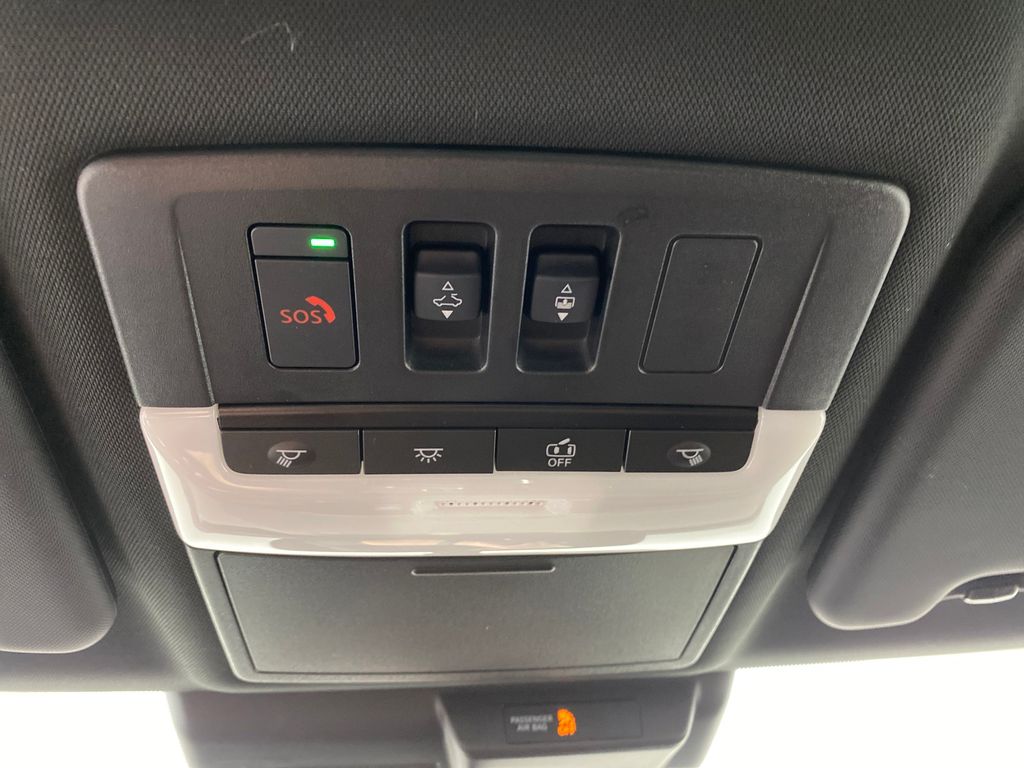 Vehicle image 15 of 29