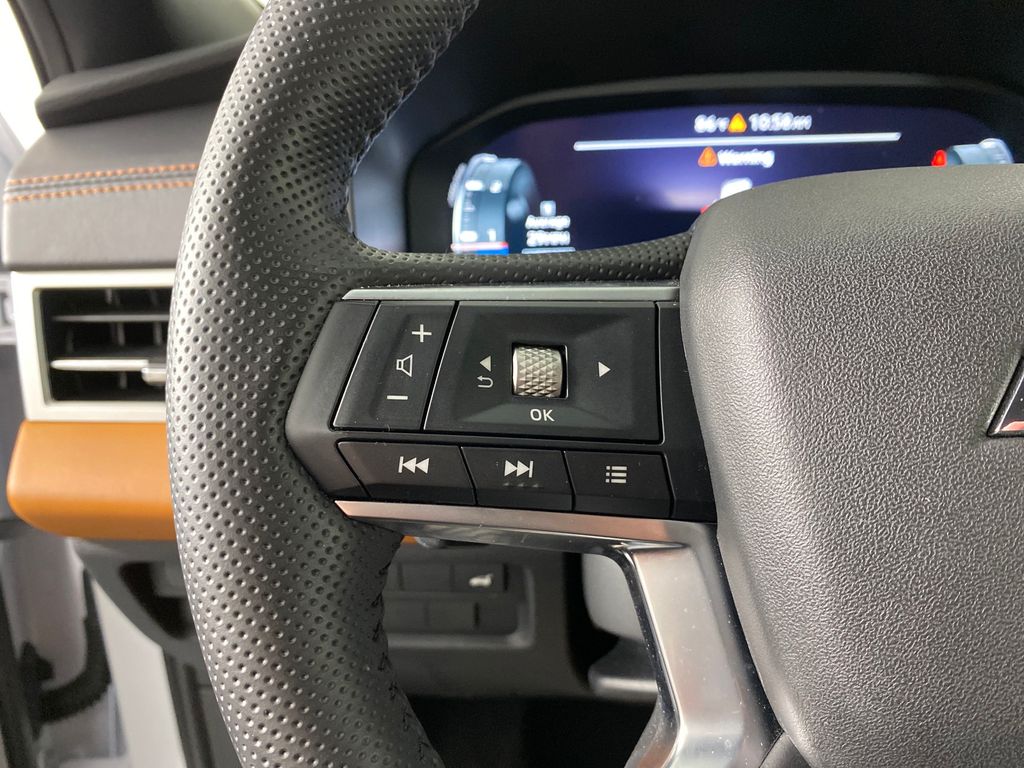 Vehicle image 18 of 29