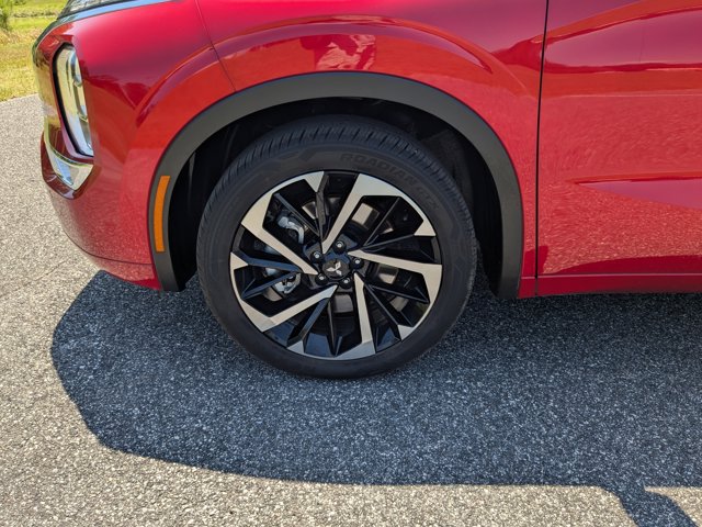 Vehicle image 12 of 27