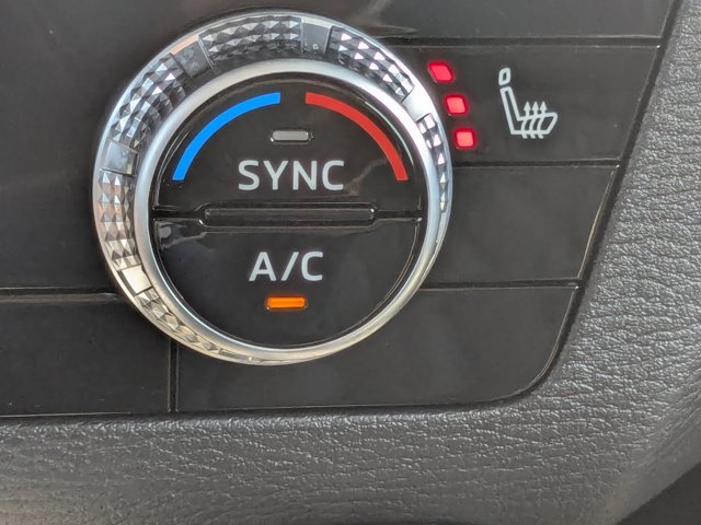 Vehicle image 21 of 27