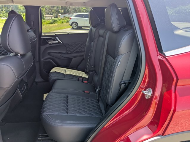 Vehicle image 13 of 27