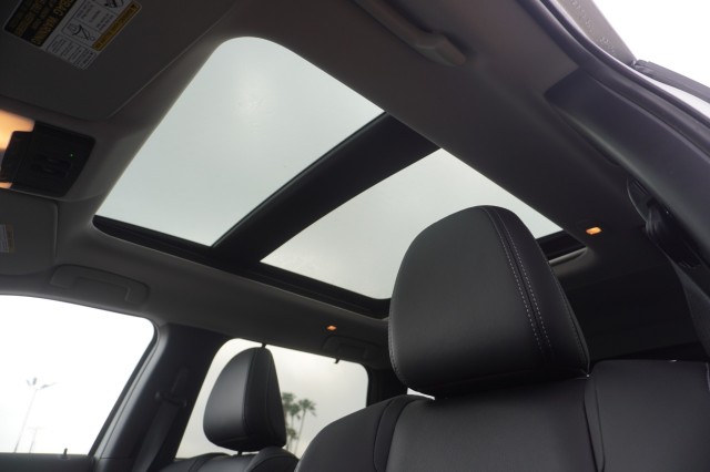 Vehicle image 34 of 37