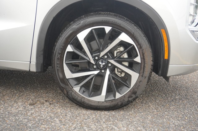 Vehicle image 10 of 37