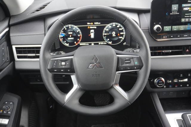 Vehicle image 23 of 37