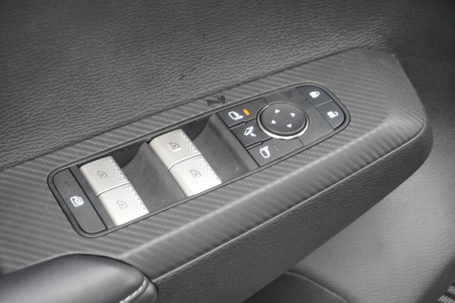 Vehicle image 17 of 37