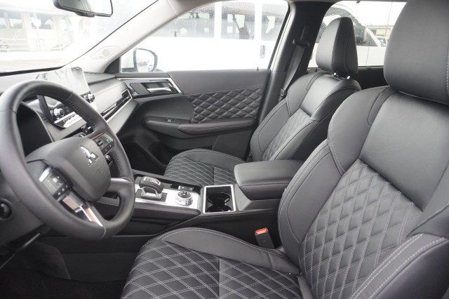 Vehicle image 18 of 37