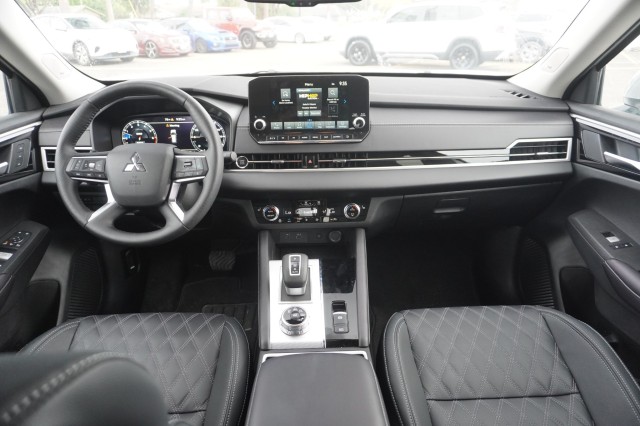 Vehicle image 22 of 37