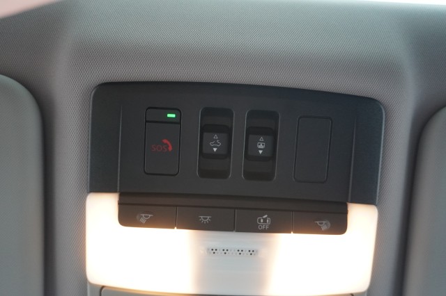 Vehicle image 33 of 37