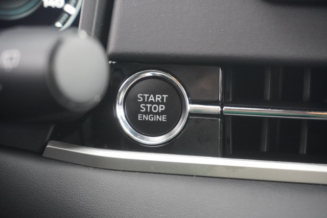 Vehicle image 27 of 37