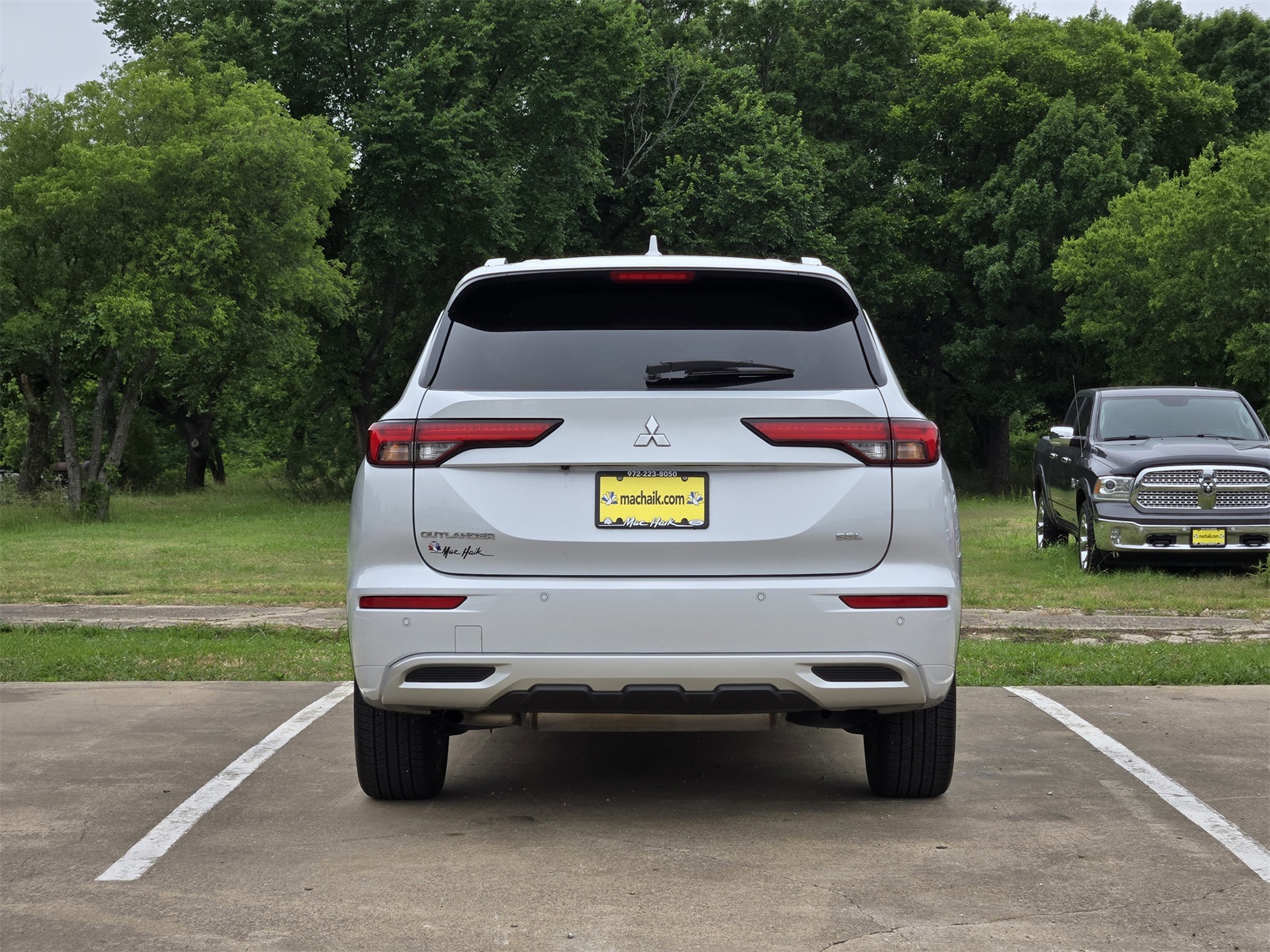 Vehicle image 5 of 32