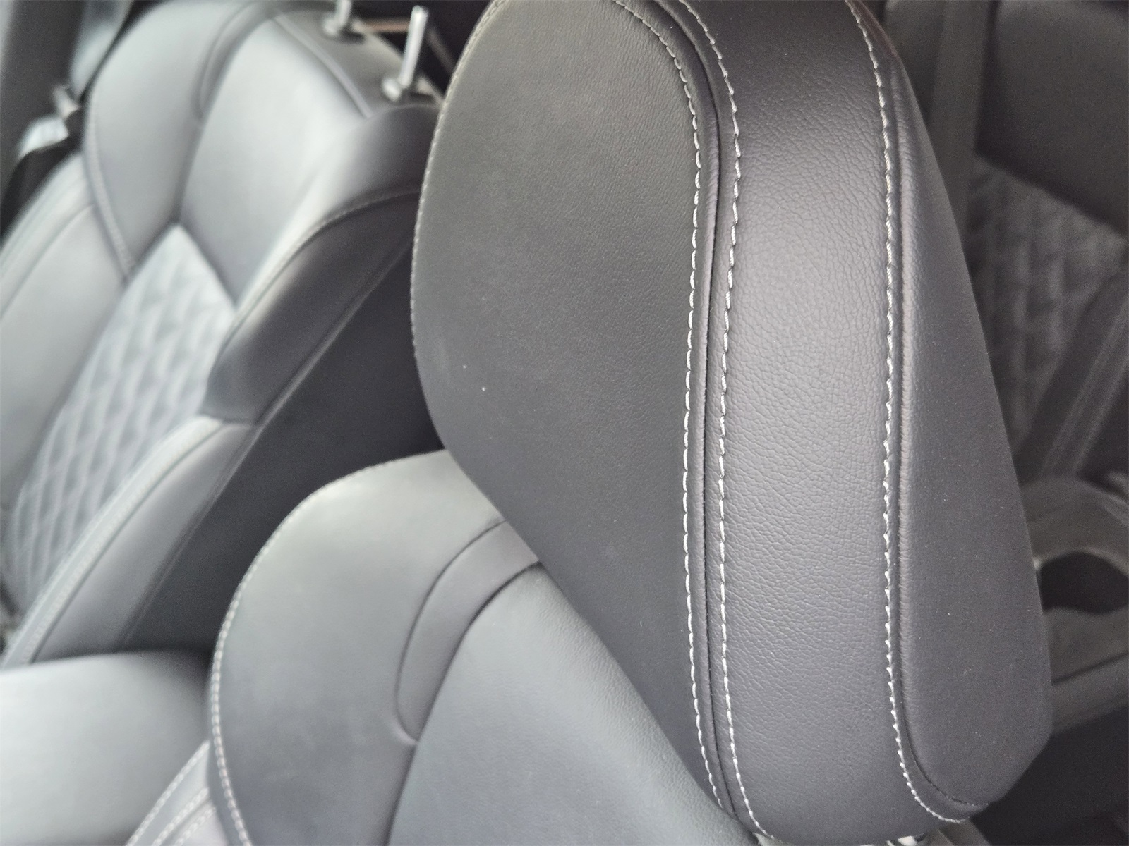 Vehicle image 15 of 32