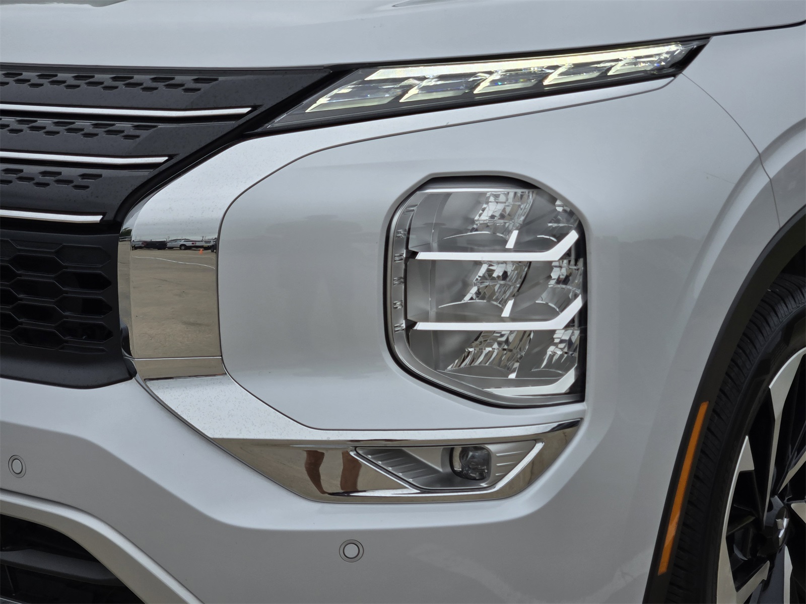 Vehicle image 7 of 32
