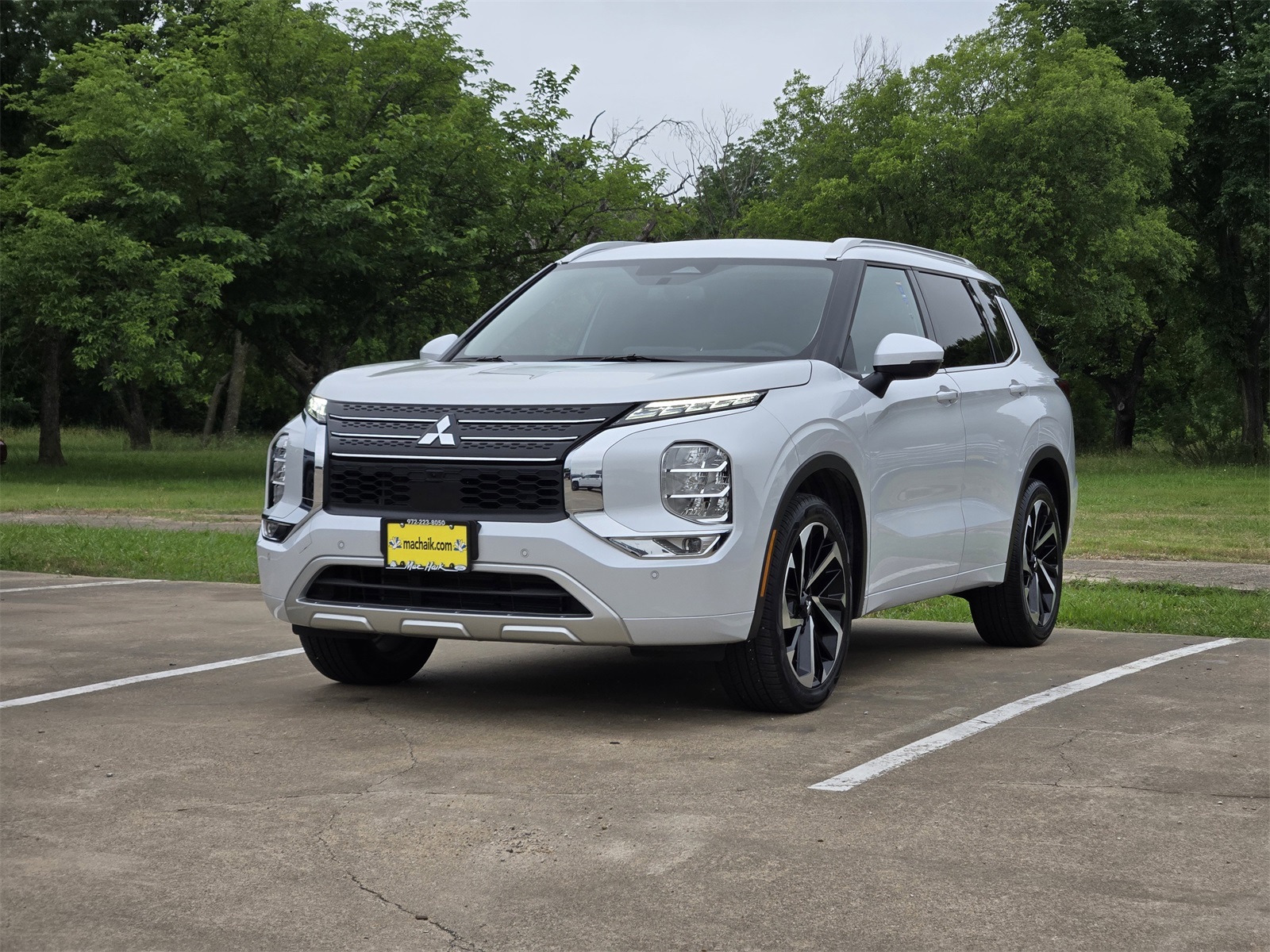 Vehicle image 1 of 32