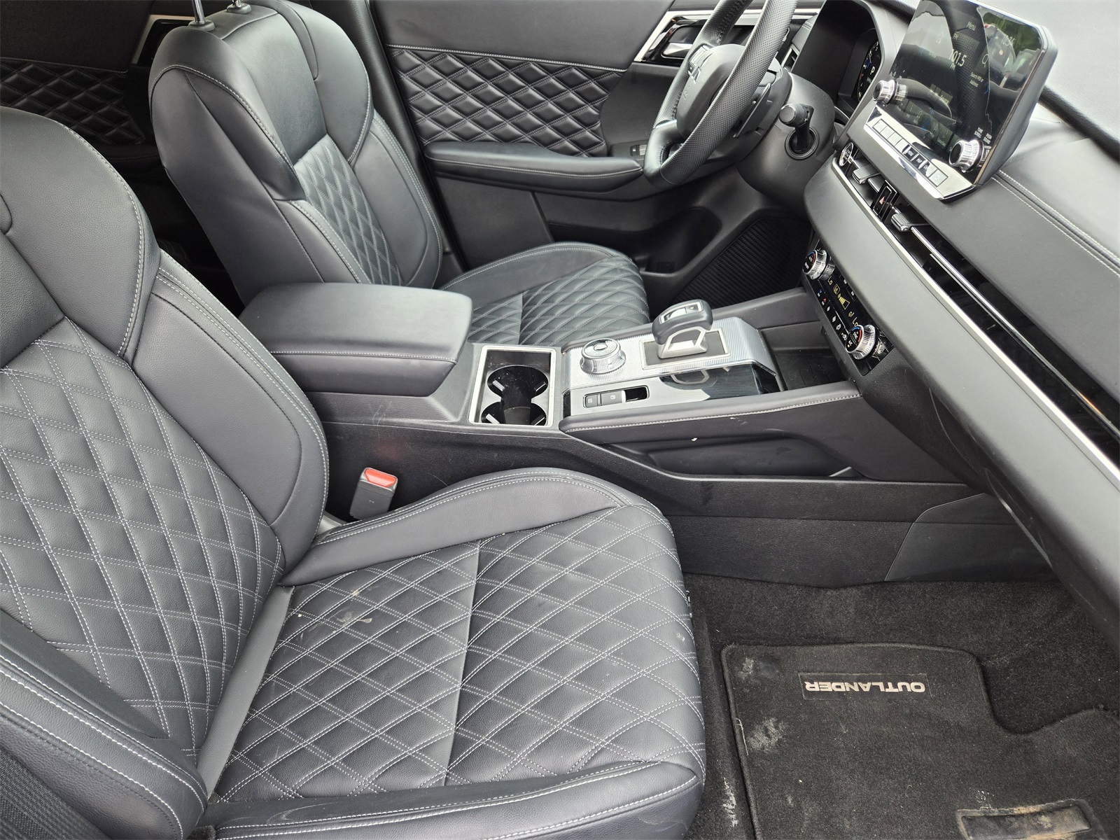 Vehicle image 14 of 32