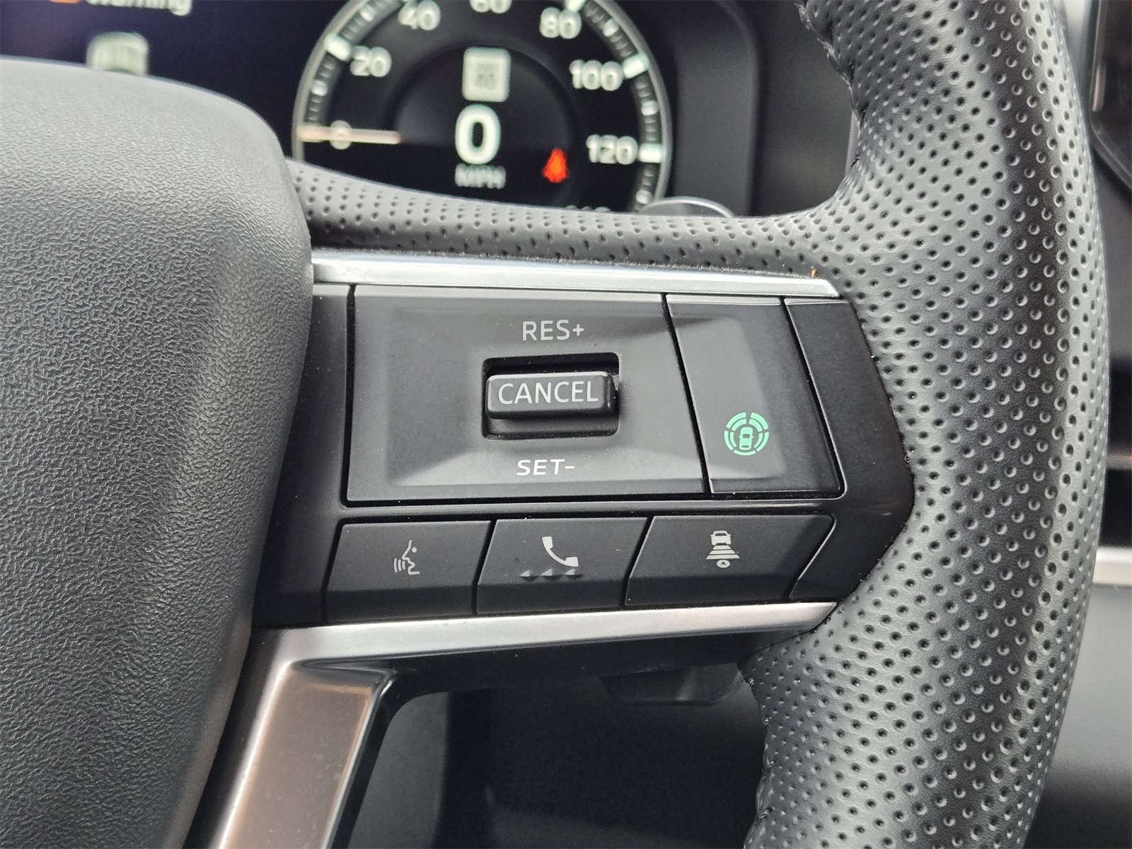 Vehicle image 28 of 32