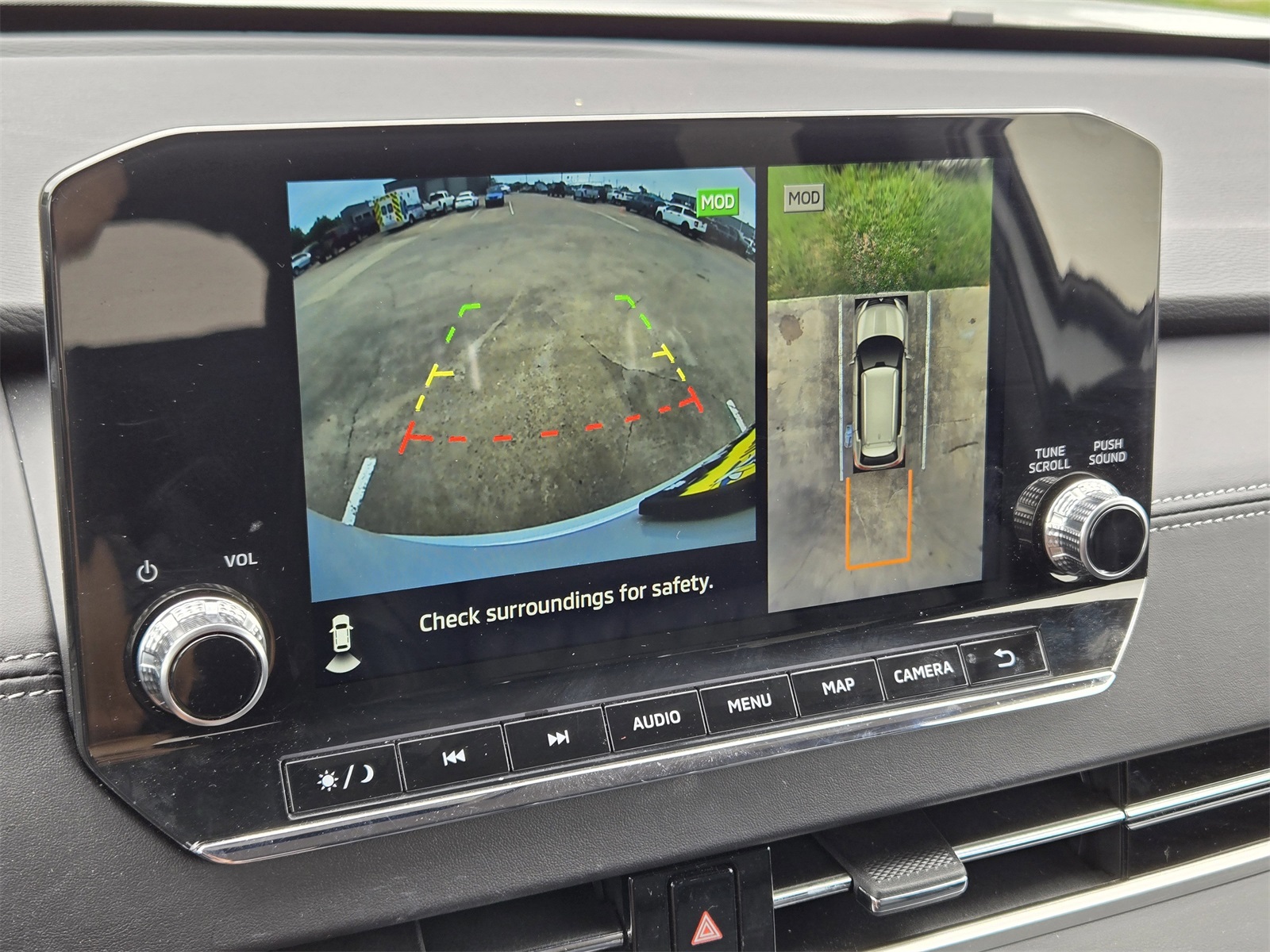 Vehicle image 18 of 32