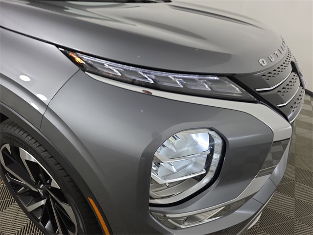 Vehicle image 10 of 38