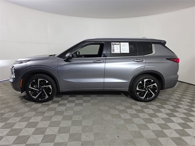 Vehicle image 9 of 38