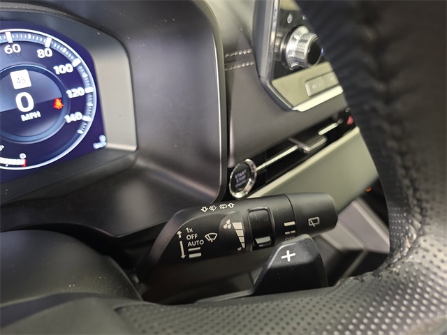 Vehicle image 25 of 38