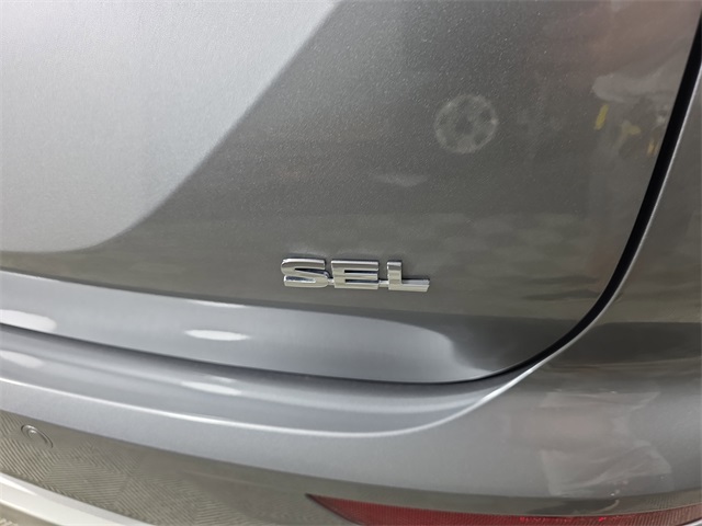 Vehicle image 11 of 38