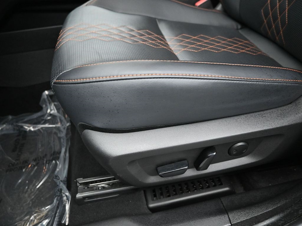 Vehicle image 23 of 39