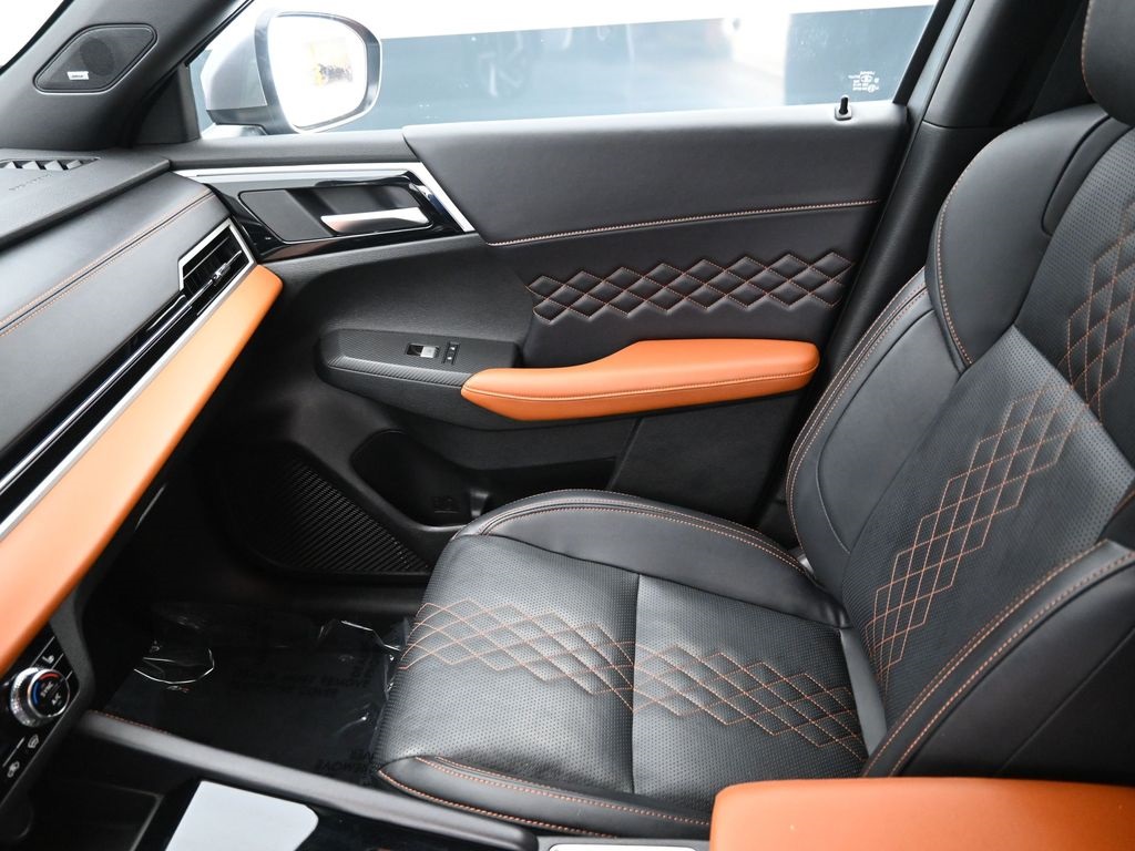 Vehicle image 26 of 39