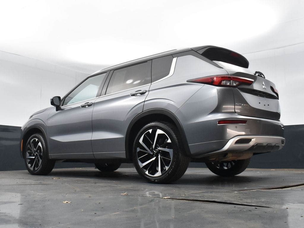 Vehicle image 14 of 39