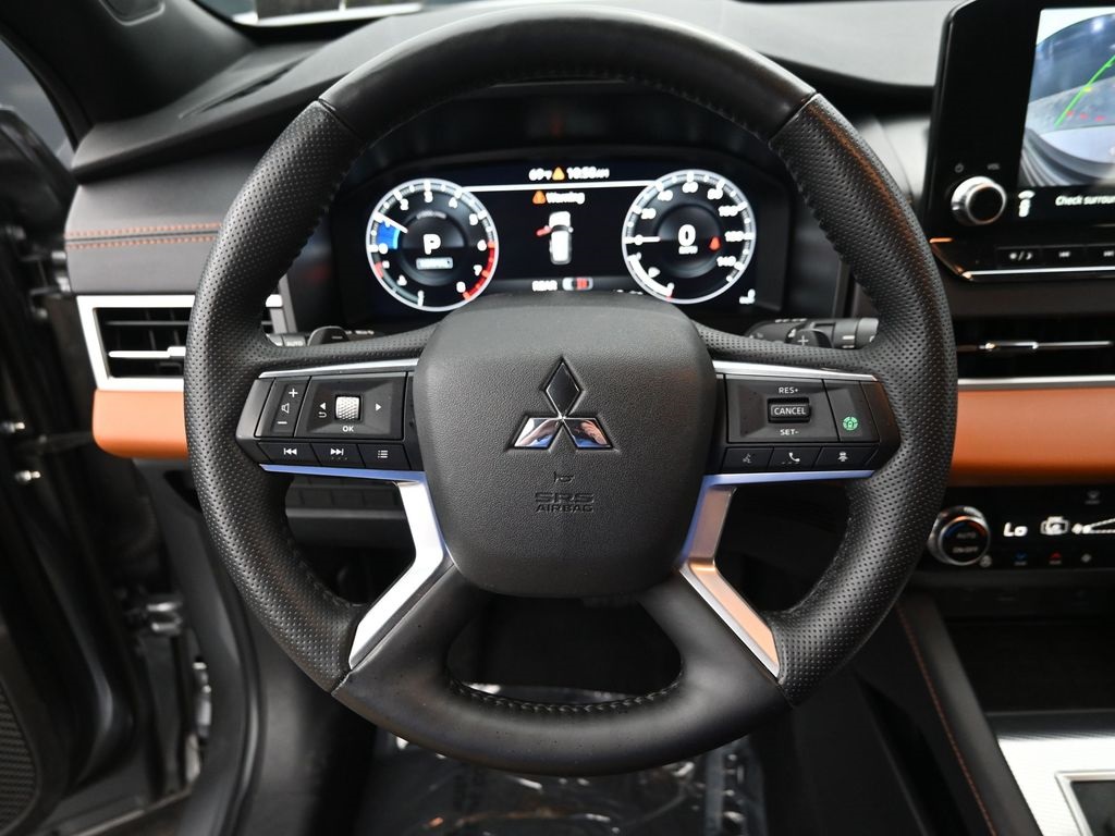 Vehicle image 32 of 39