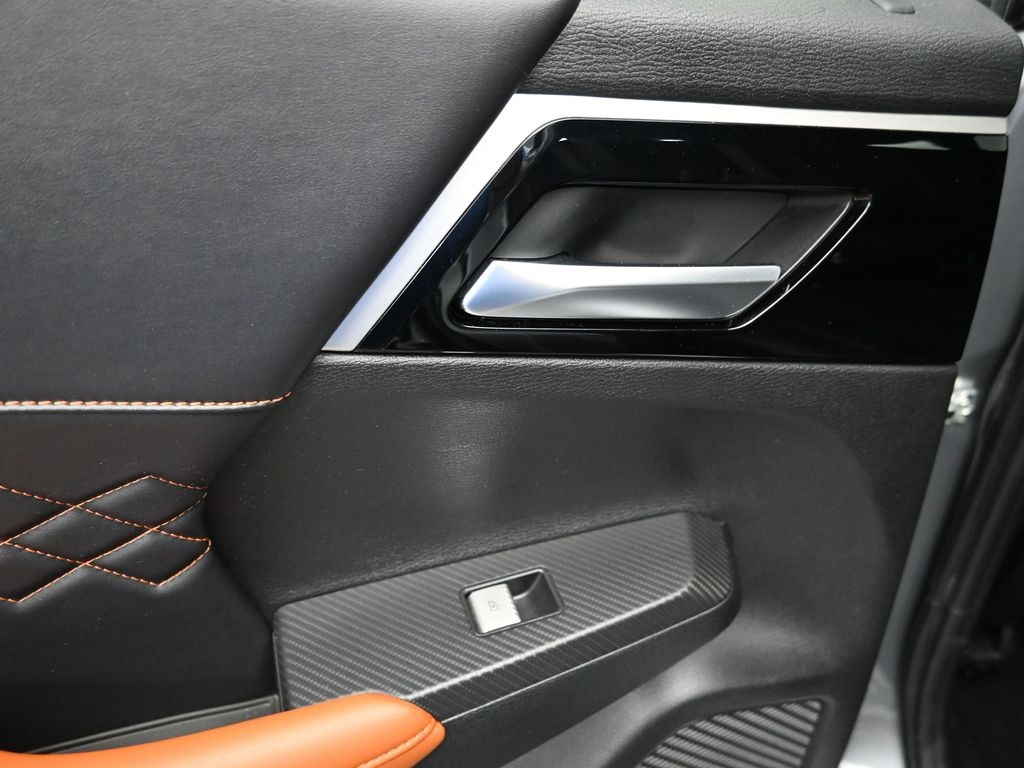 Vehicle image 18 of 39