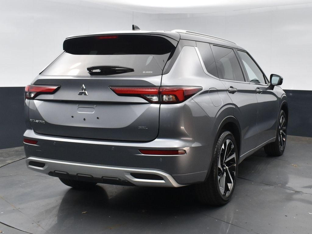 Vehicle image 11 of 39