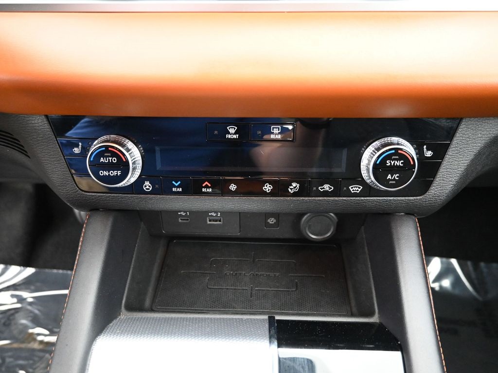 Vehicle image 28 of 39