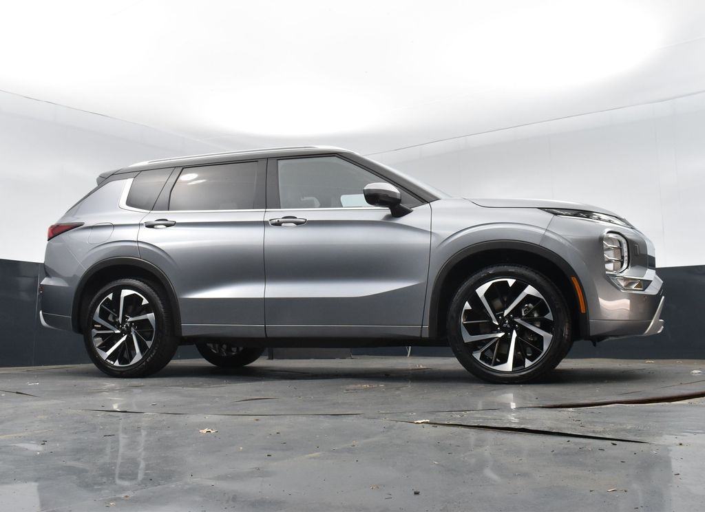 Vehicle image 8 of 39