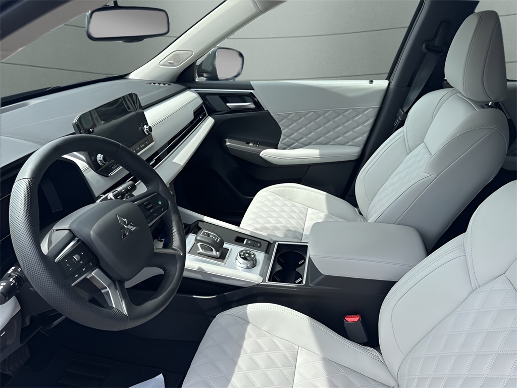 Vehicle image 13 of 30