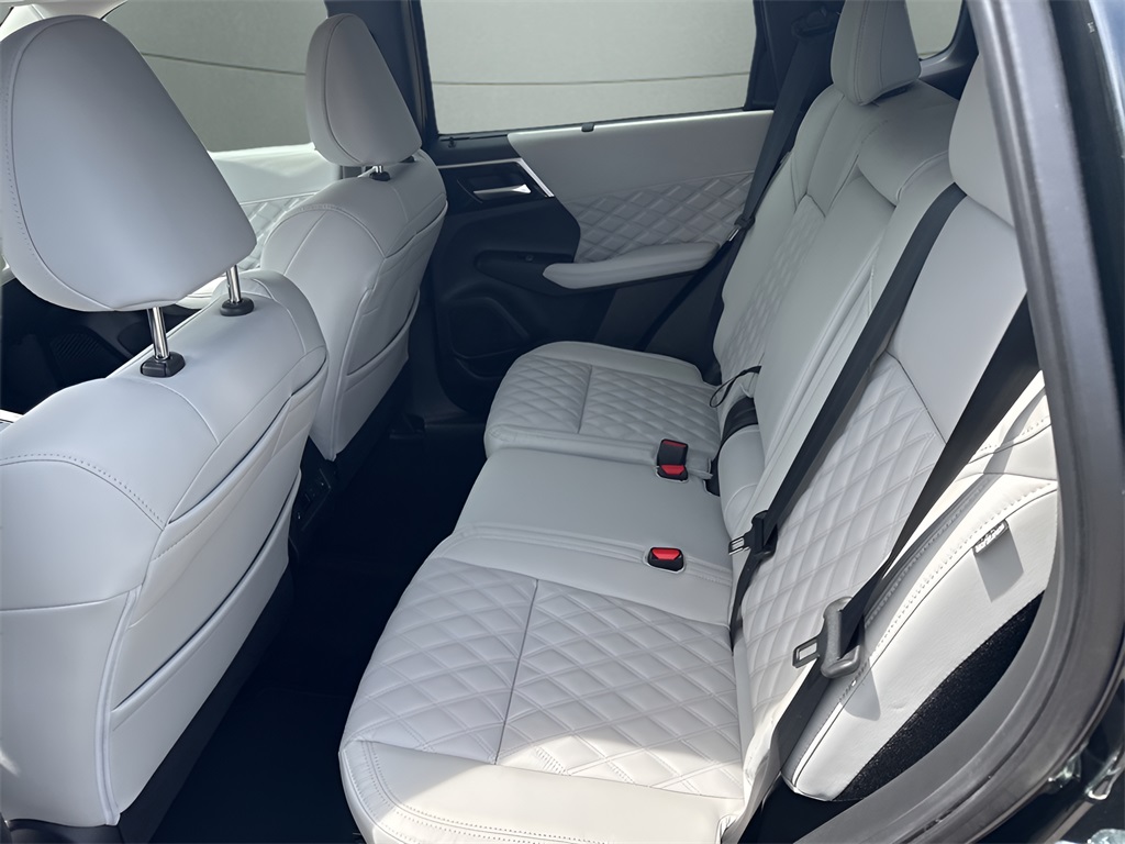 Vehicle image 15 of 30