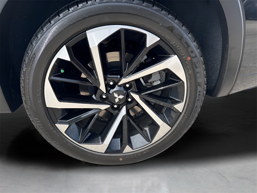 Vehicle image 12 of 30