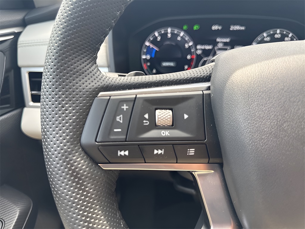 Vehicle image 20 of 30