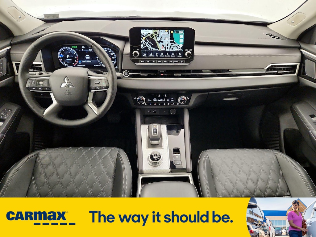 Vehicle image 11 of 32