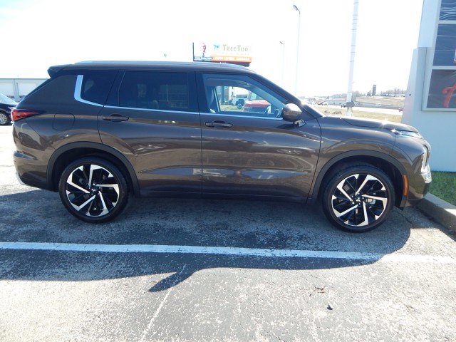 Vehicle image 4 of 31