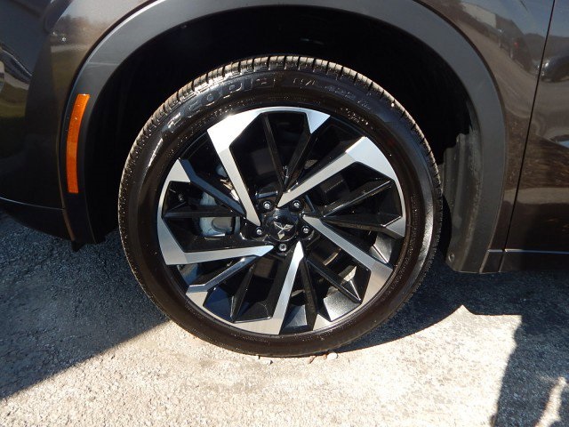 Vehicle image 12 of 31