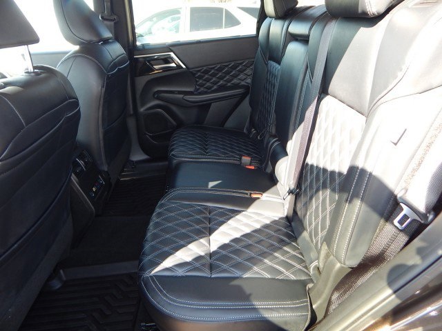 Vehicle image 14 of 31