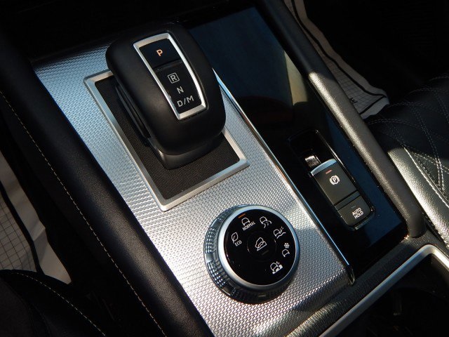 Vehicle image 23 of 31