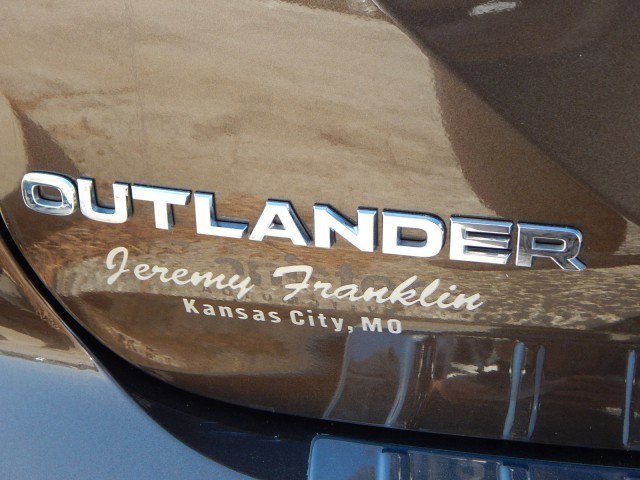 Vehicle image 10 of 31