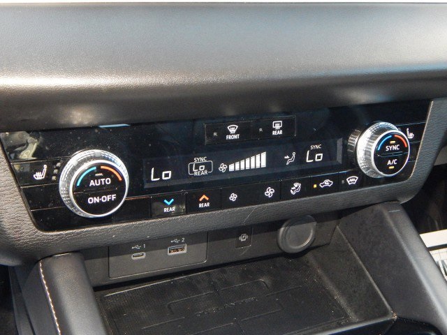 Vehicle image 24 of 31