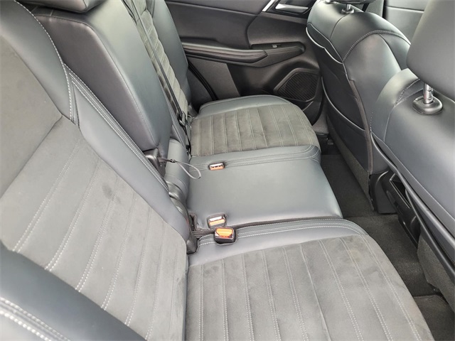 Vehicle image 12 of 40