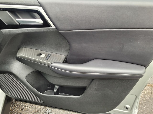 Vehicle image 7 of 40