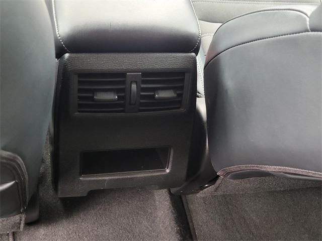 Vehicle image 20 of 40