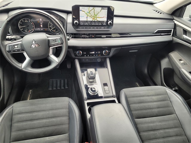 Vehicle image 18 of 40