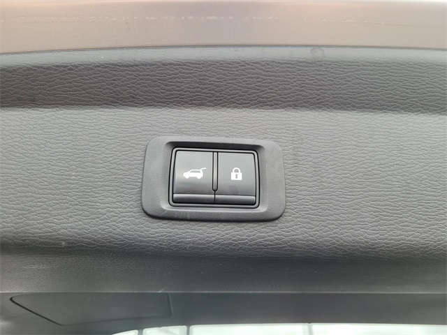 Vehicle image 15 of 40